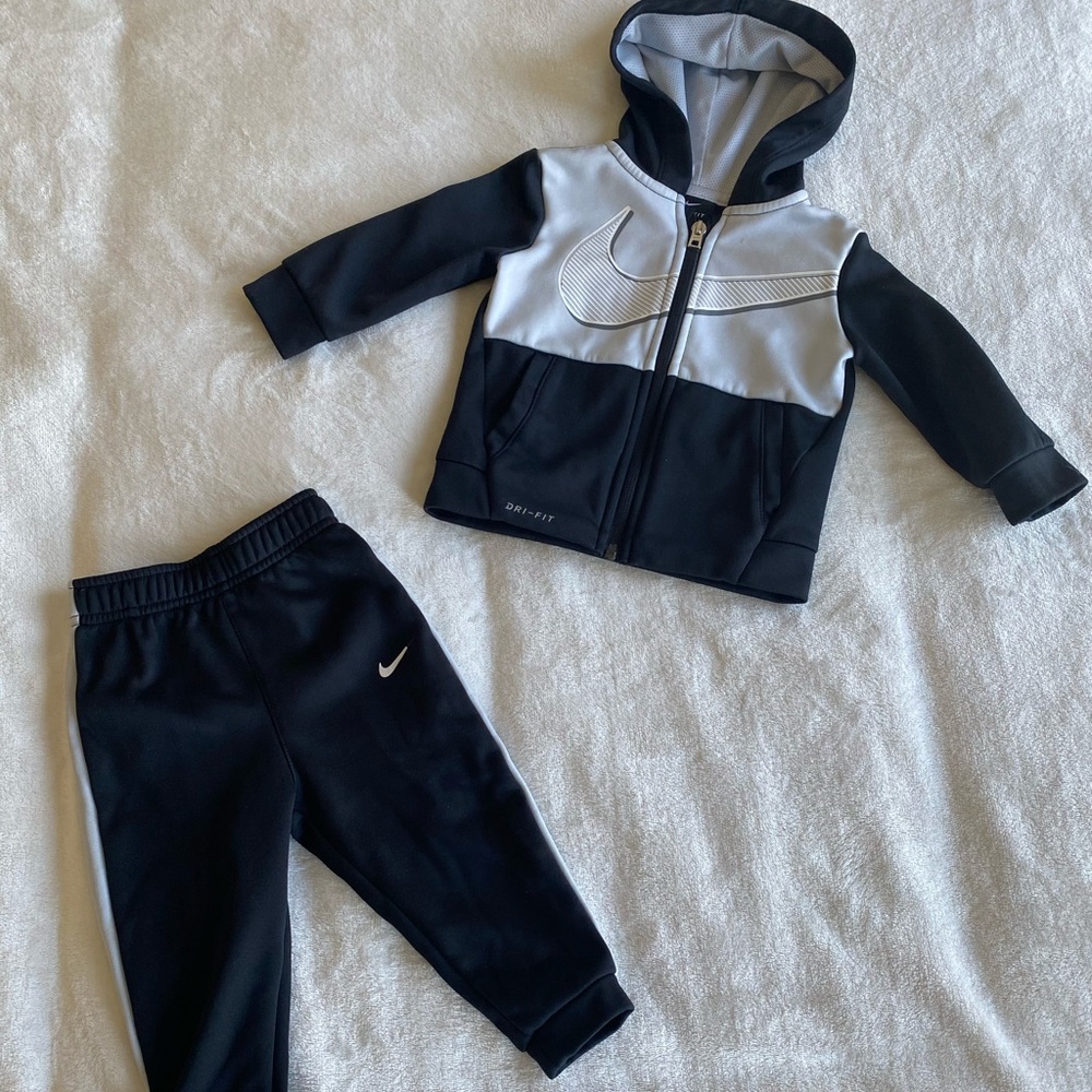 Nike Therma Fleece Zip Hoodie & Pants Set